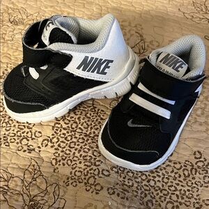 Nike Flex Supreme TR 3 Black/Grey/White Toddler Sneakers Size 3CW